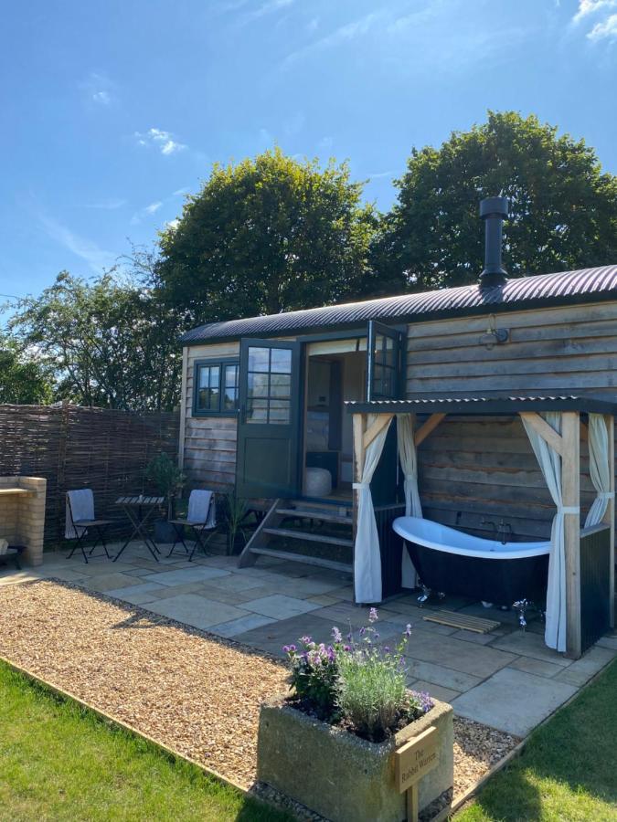 The Rabbit Warren Shepherd Hut Apartment *